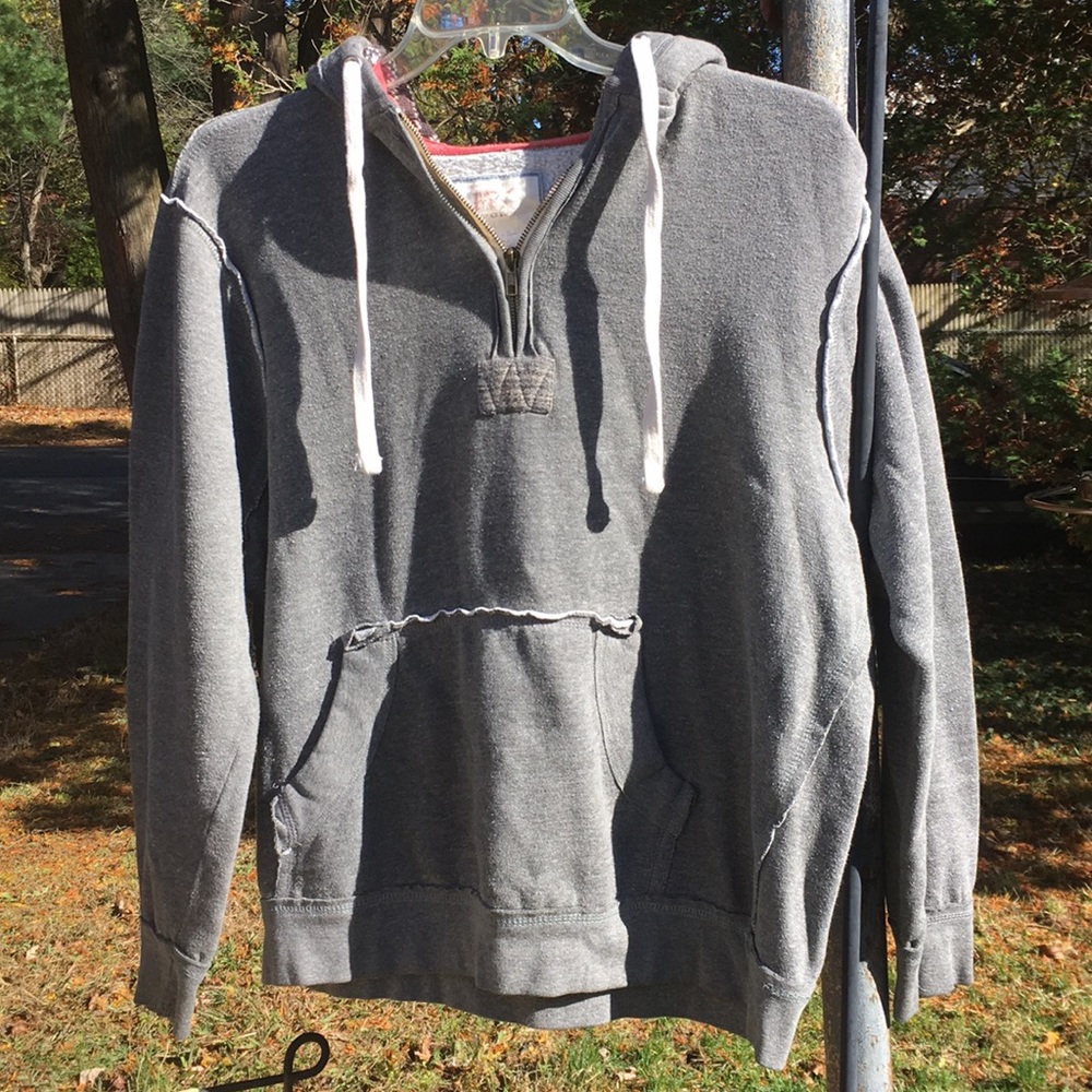 MV Sport distressed grey sweatshirt size Large Men